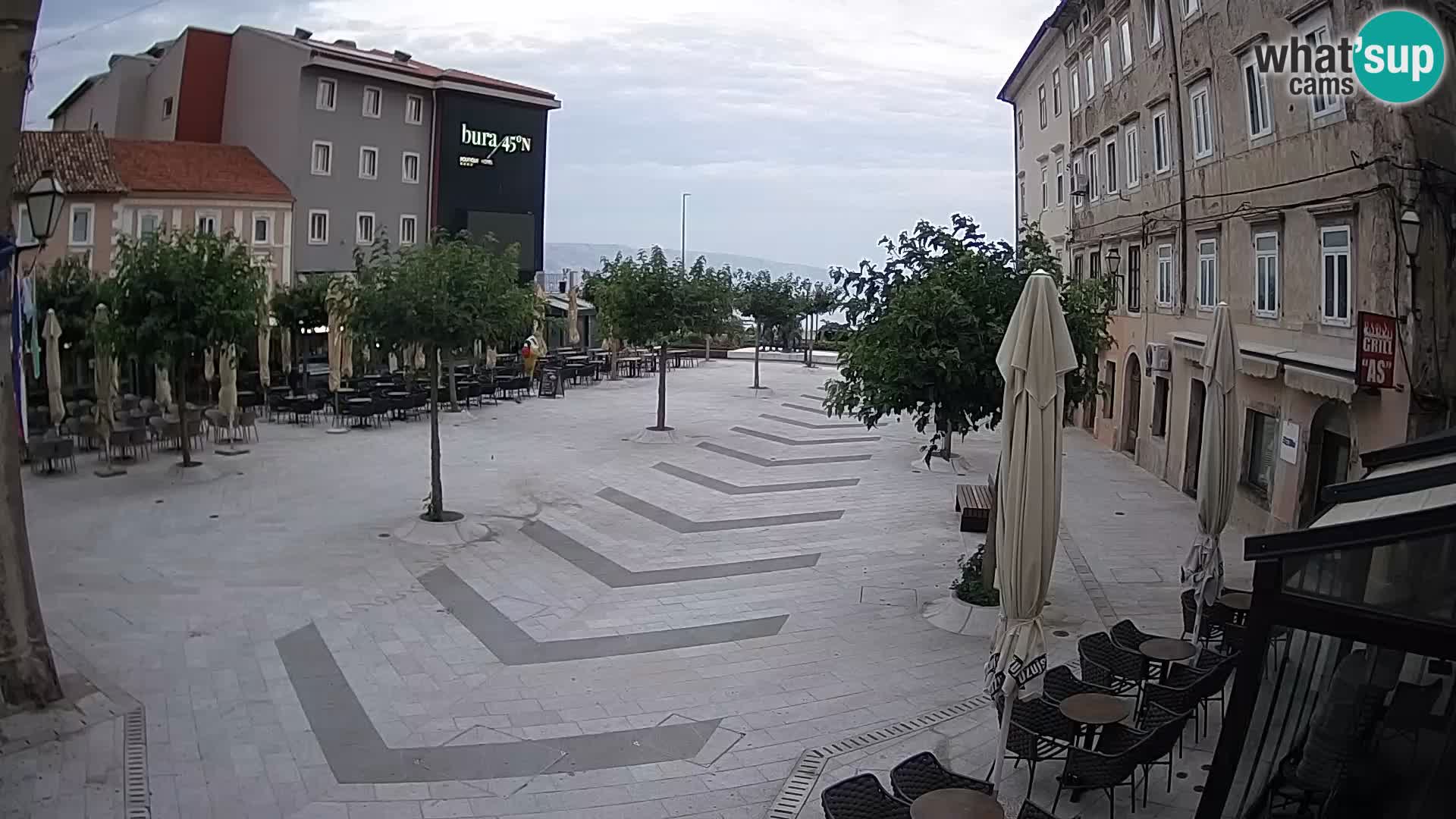 Centar grada Senja – Pavlinski trg – web kamere Dalmacija