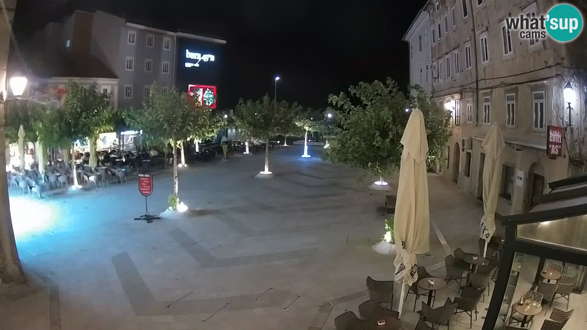 Centar grada Senja – Pavlinski trg – web kamere Dalmacija