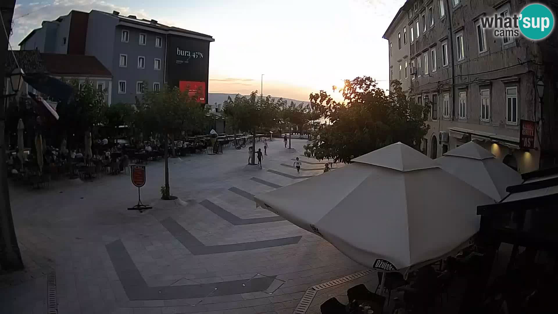 Zentrum der Stadt Senj – Pavlin platz – Live Cam Dalmatia