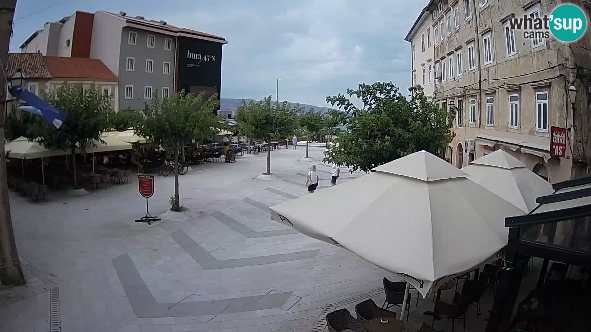 Centar grada Senja – Pavlinski trg – web kamere Dalmacija