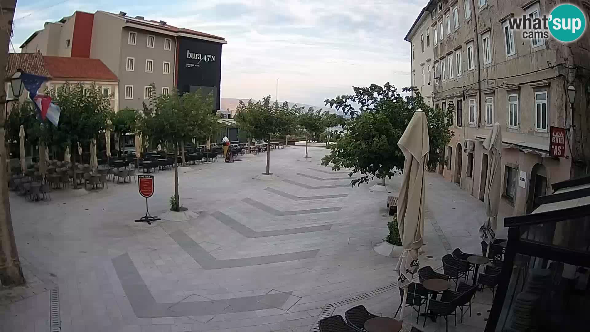 Centar grada Senja – Pavlinski trg – web kamere Dalmacija
