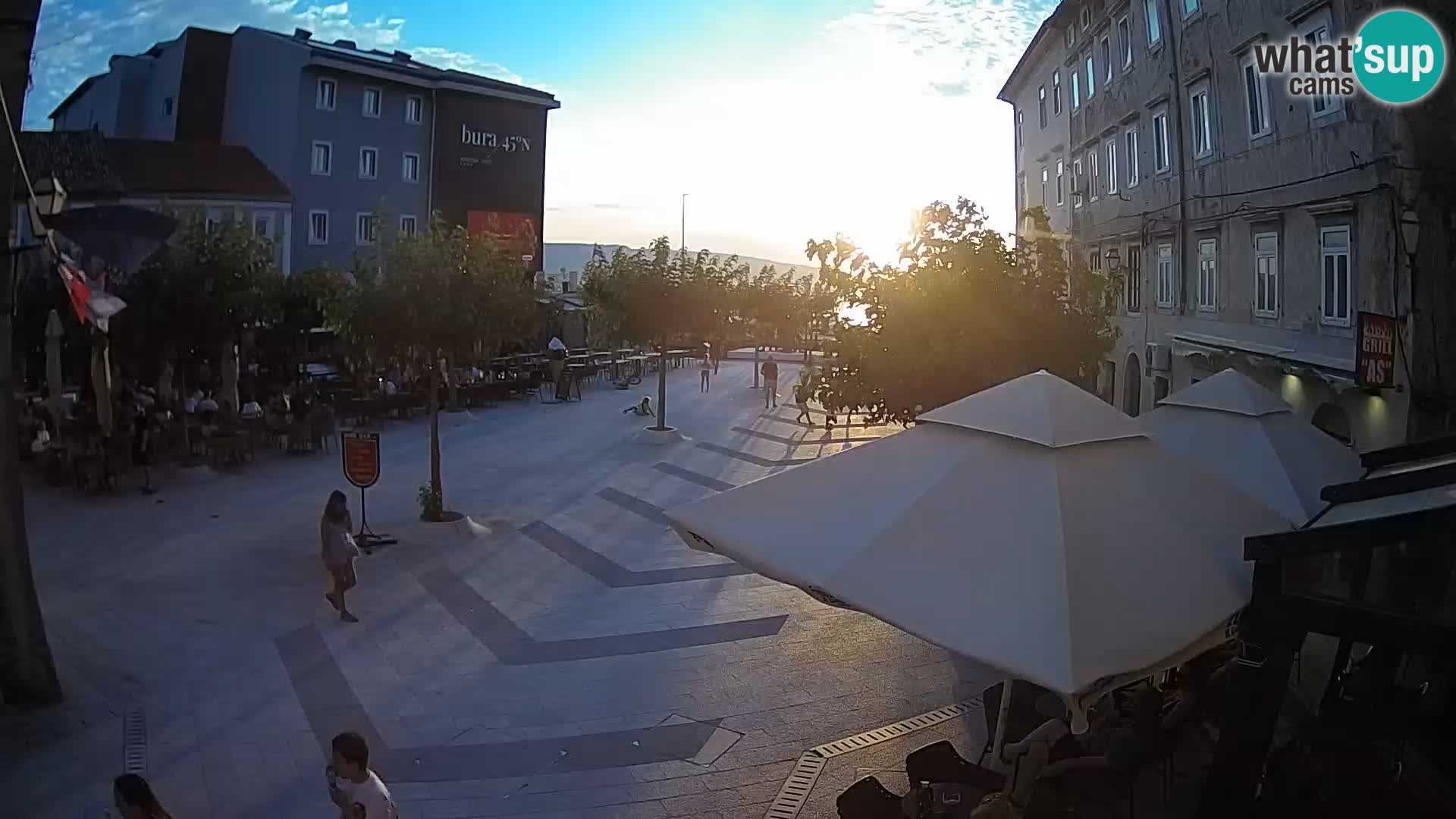 Centar grada Senja – Pavlinski trg – web kamere Dalmacija