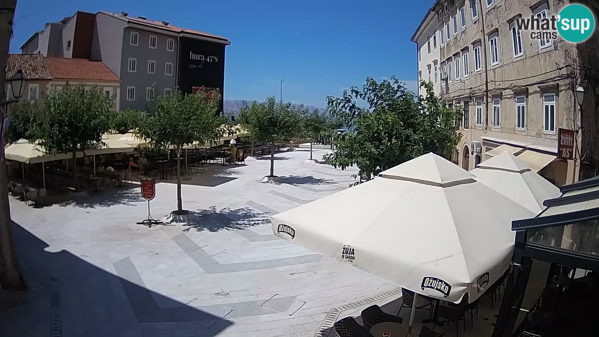 Centar grada Senja – Pavlinski trg – web kamere Dalmacija