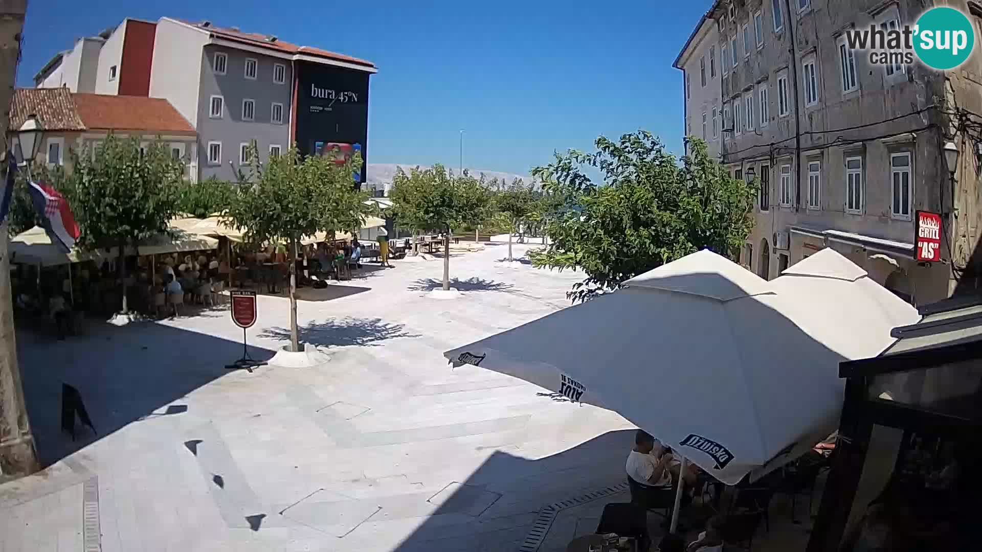 Center mesta Senj – Pavlinski trg – spletne kamere Dalmacija