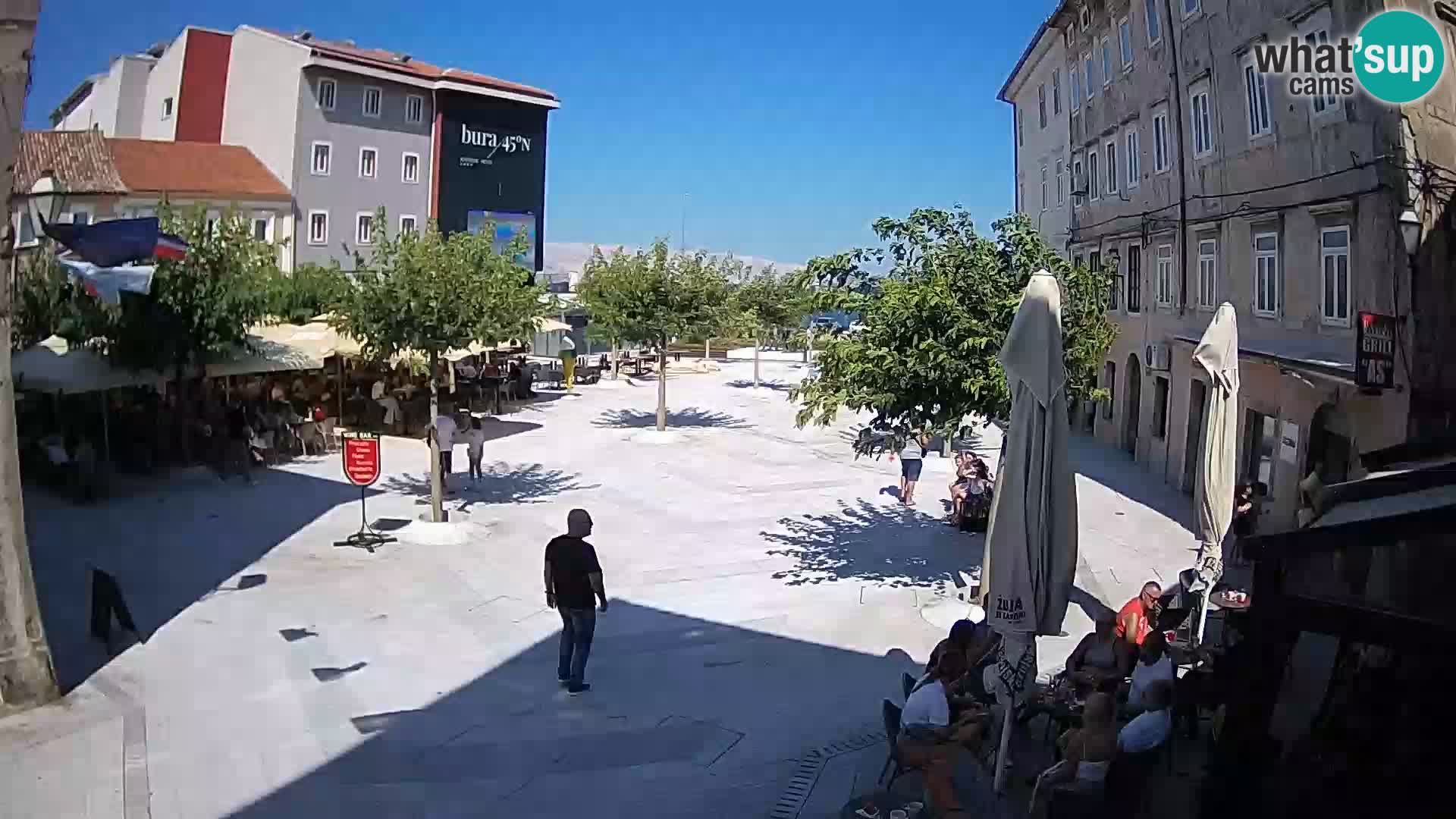 Center mesta Senj – Pavlinski trg – spletne kamere Dalmacija