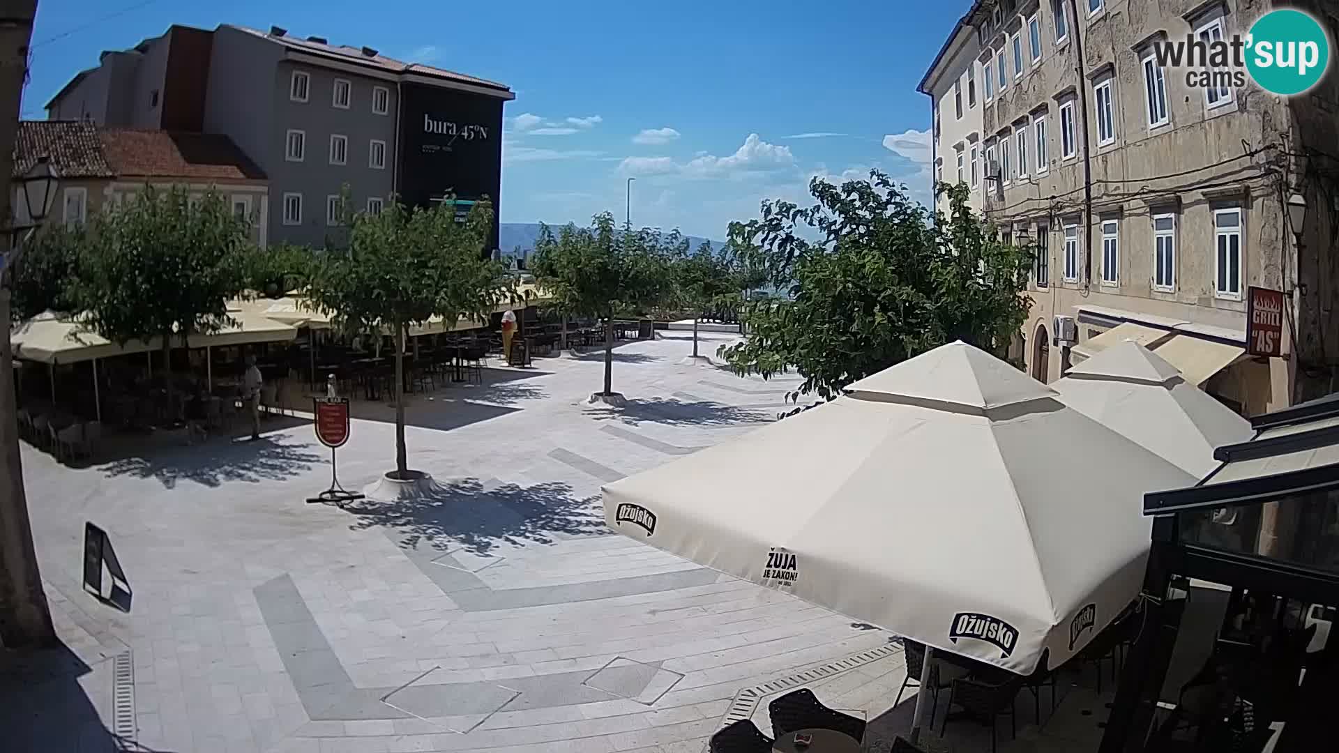 Centar grada Senja – Pavlinski trg – web kamere Dalmacija