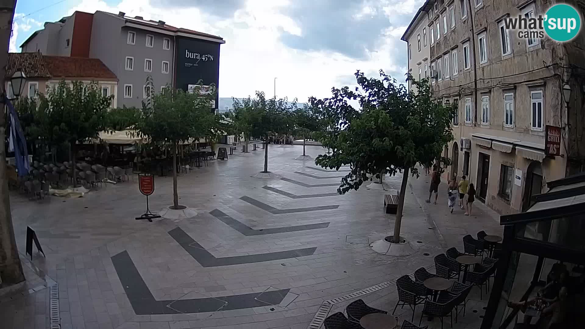 Centar grada Senja – Pavlinski trg – web kamere Dalmacija