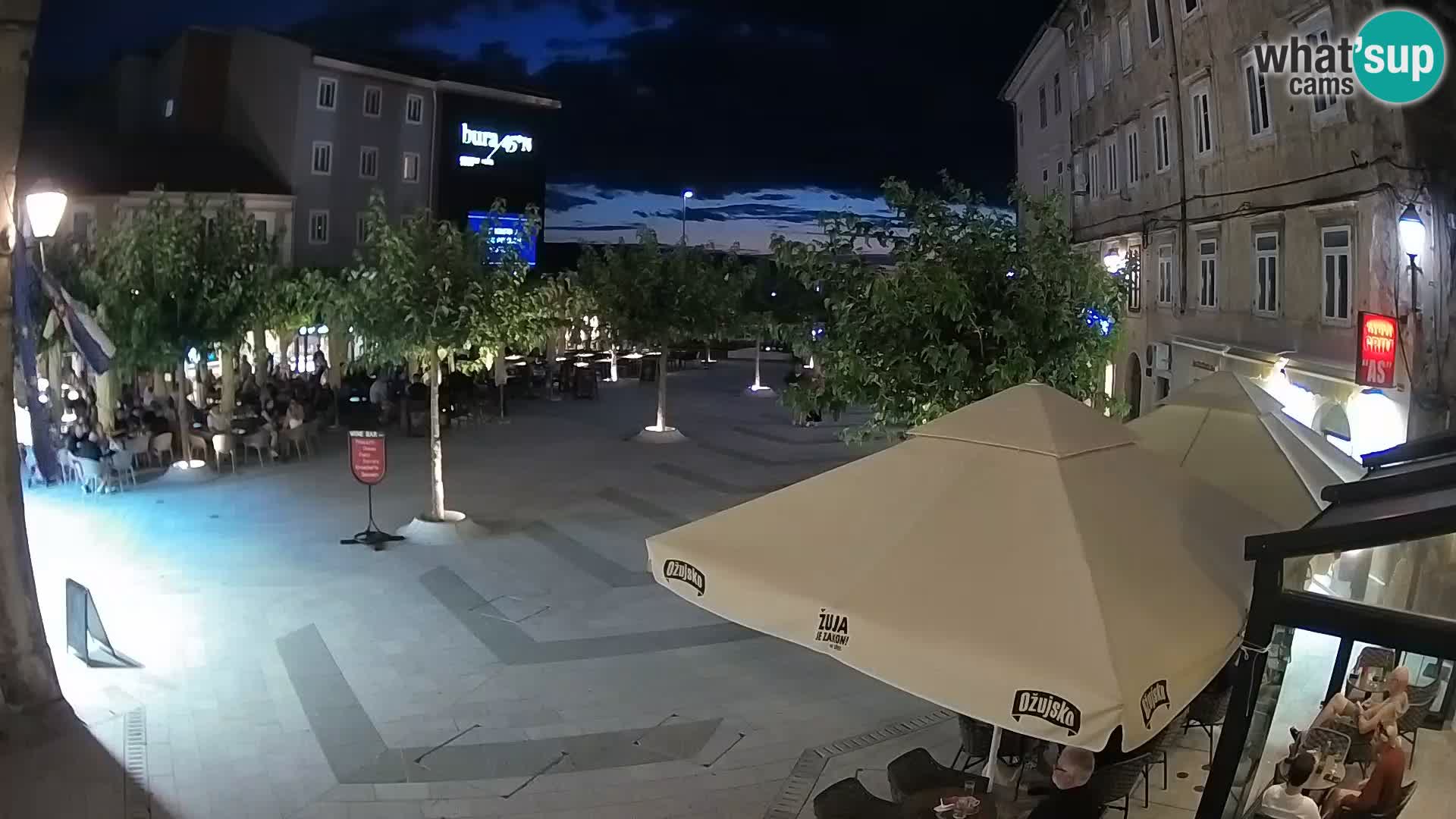 Centar grada Senja – Pavlinski trg – web kamere Dalmacija
