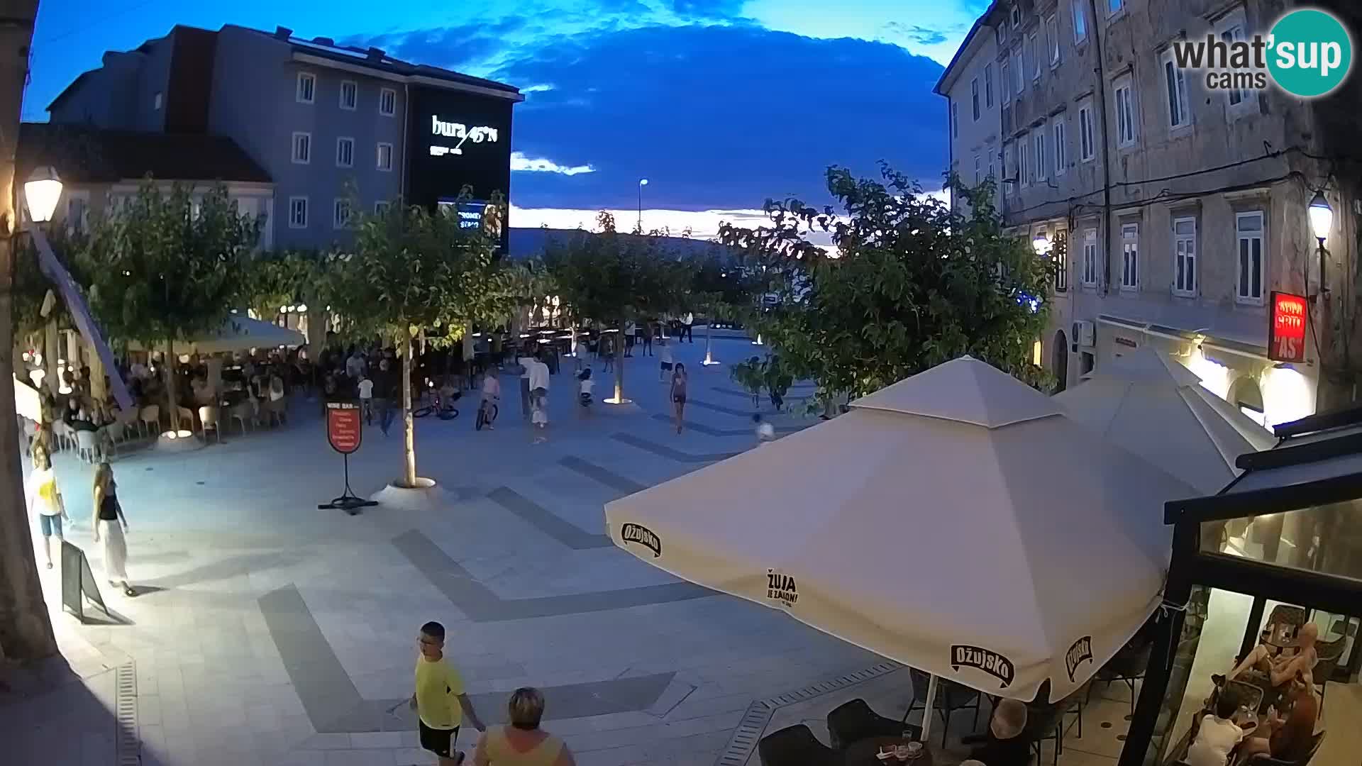Centar grada Senja – Pavlinski trg – web kamere Dalmacija