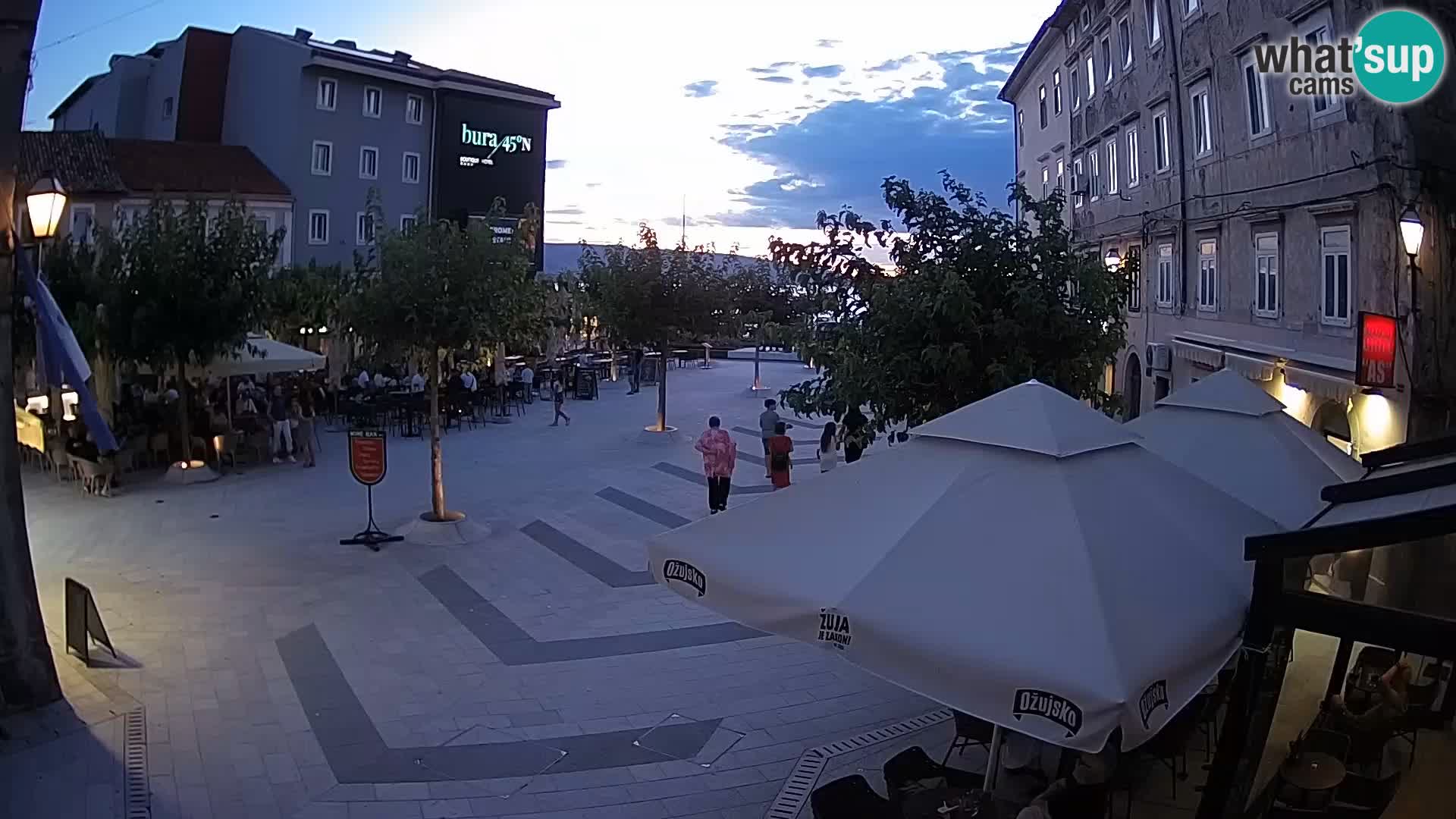 Centar grada Senja – Pavlinski trg – web kamere Dalmacija