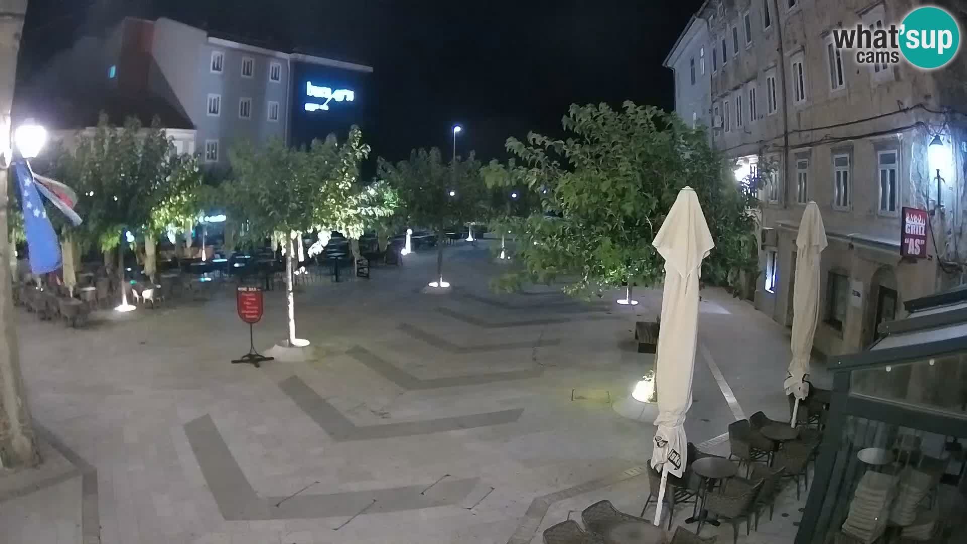 Centar grada Senja – Pavlinski trg – web kamere Dalmacija