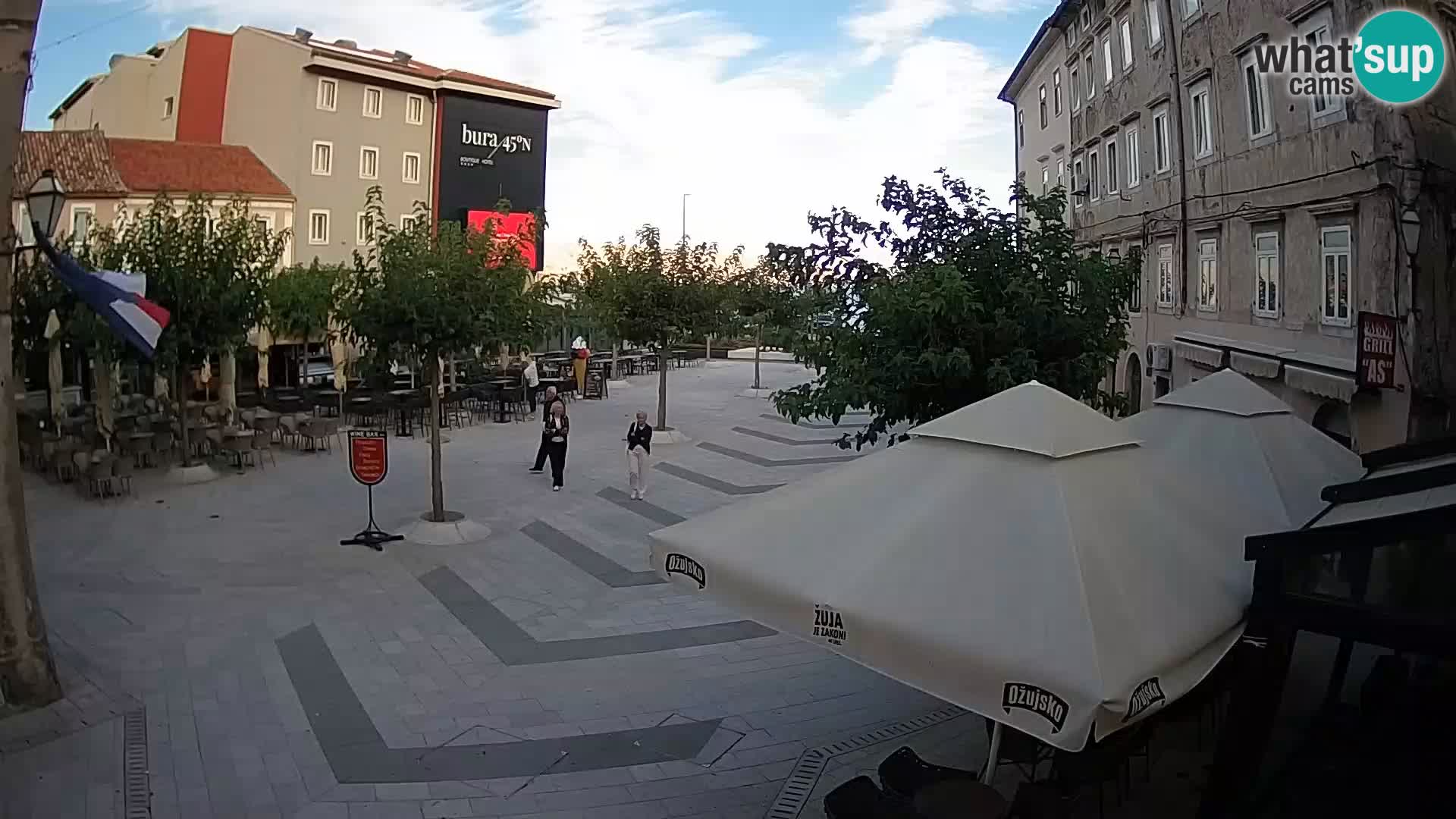 Centar grada Senja – Pavlinski trg – web kamere Dalmacija
