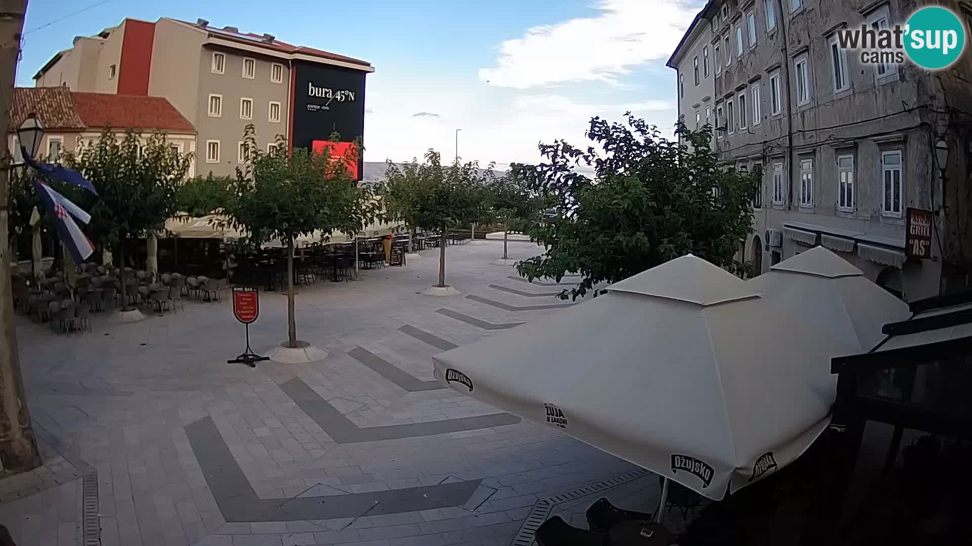 Centar grada Senja – Pavlinski trg – web kamere Dalmacija