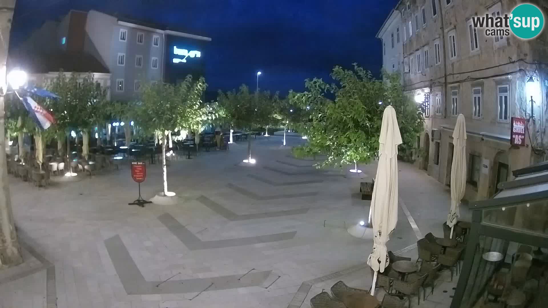 Center mesta Senj – Pavlinski trg – spletne kamere Dalmacija