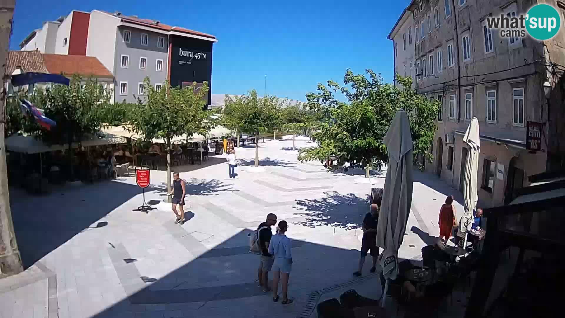 Centar grada Senja – Pavlinski trg – web kamere Dalmacija