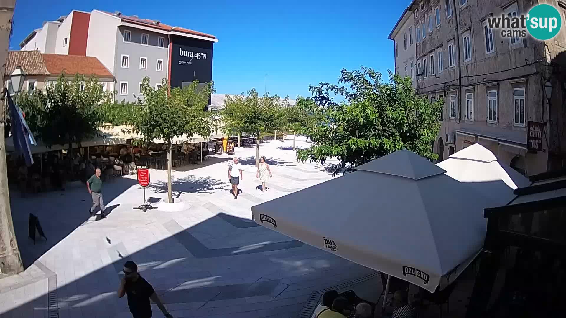 Center mesta Senj – Pavlinski trg – spletne kamere Dalmacija
