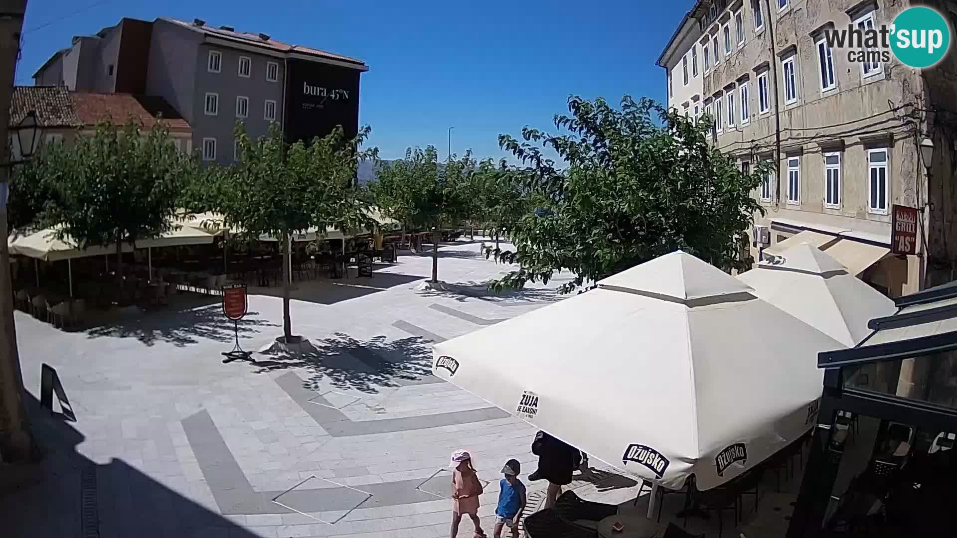 Zentrum der Stadt Senj – Pavlin platz – Live Cam Dalmatia