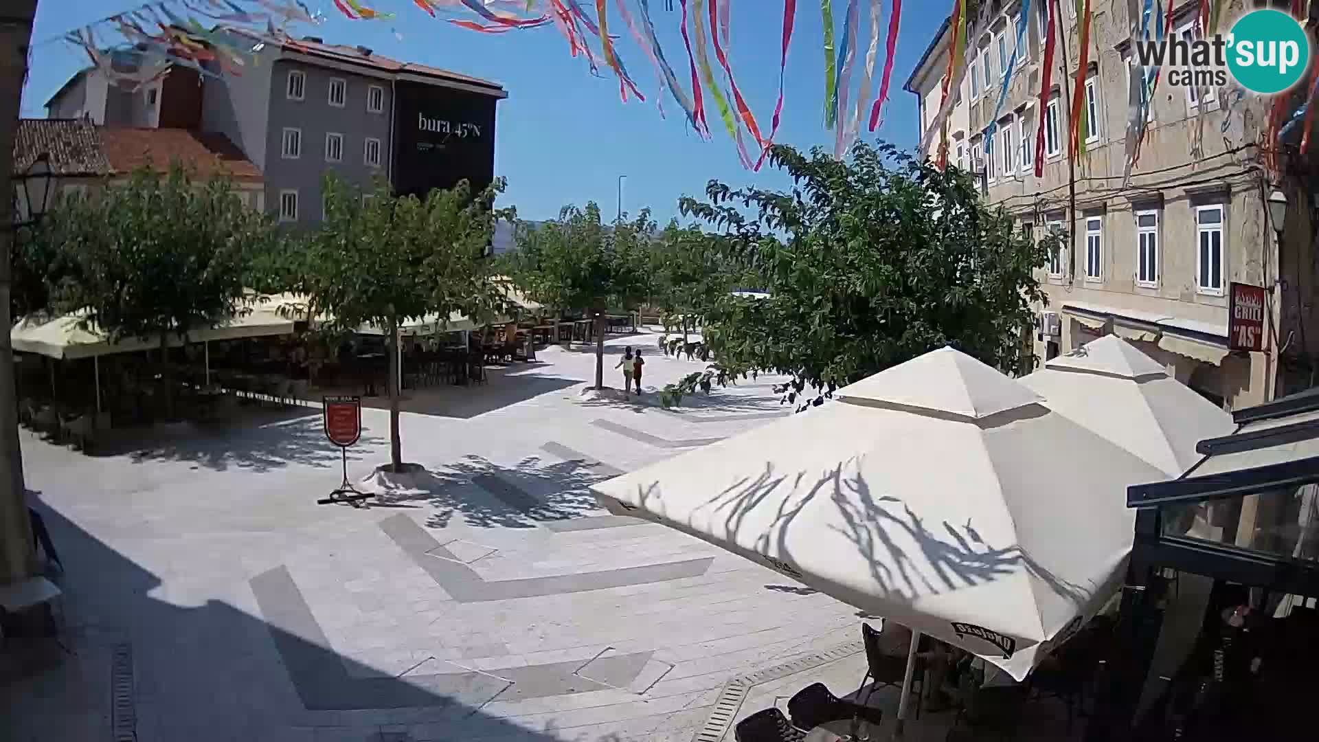 Centar grada Senja – Pavlinski trg – web kamere Dalmacija