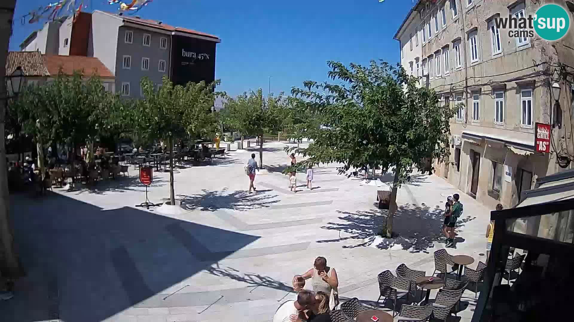 Centar grada Senja – Pavlinski trg – web kamere Dalmacija