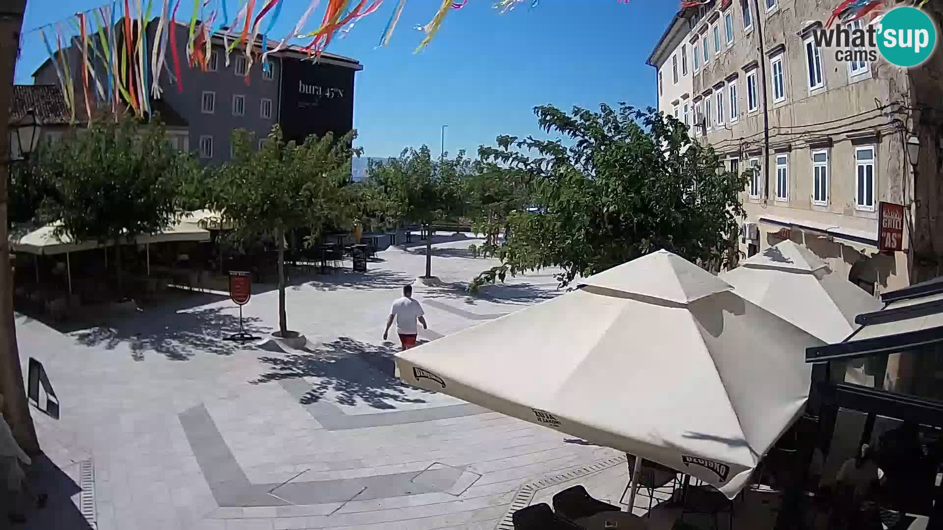 Centar grada Senja – Pavlinski trg – web kamere Dalmacija
