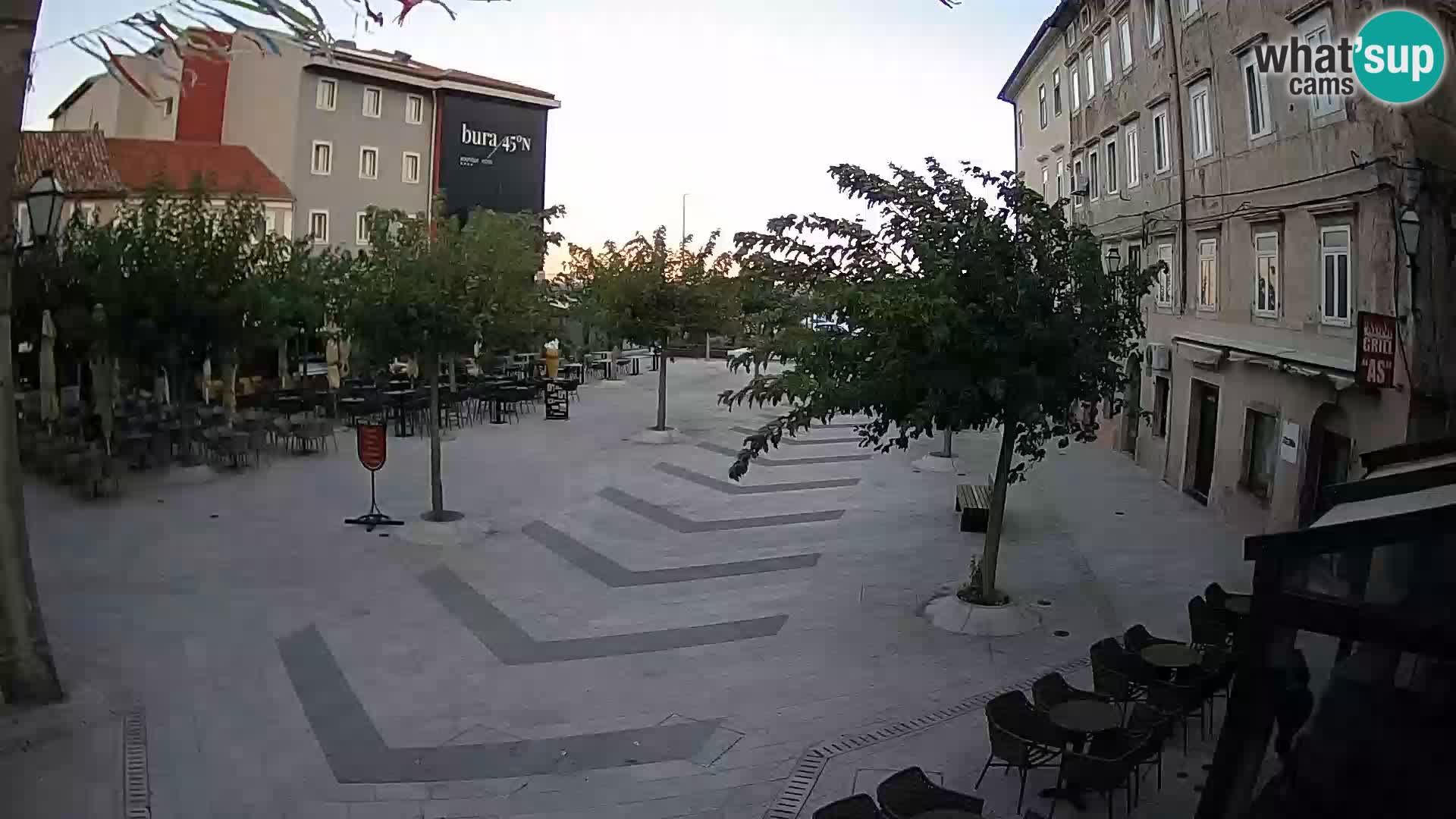 Zentrum der Stadt Senj – Pavlin platz – Live Cam Dalmatia