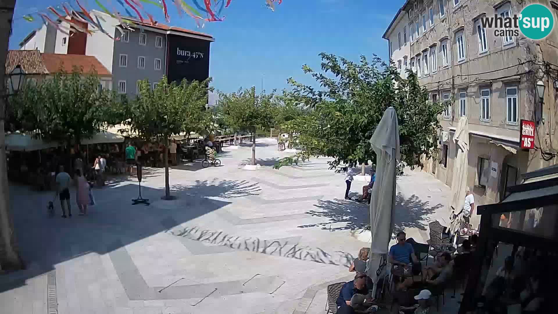Centar grada Senja – Pavlinski trg – web kamere Dalmacija