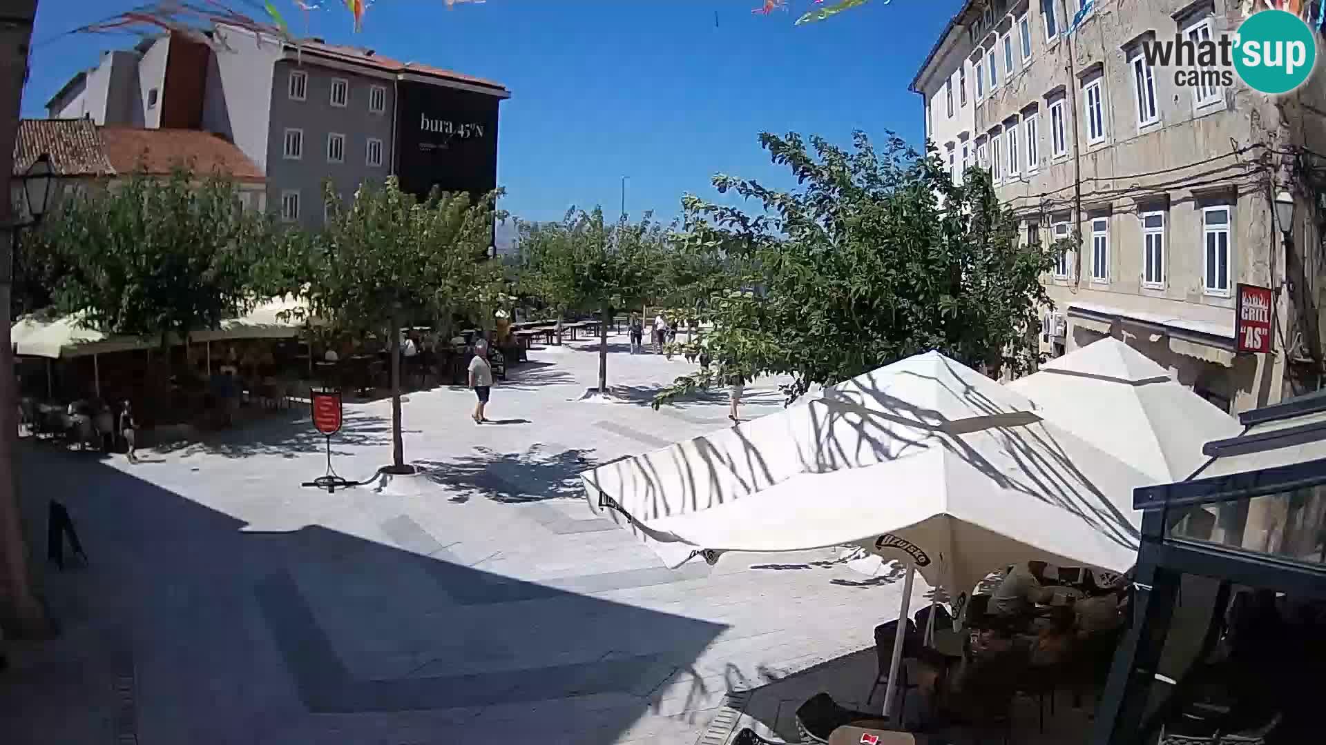 Center mesta Senj – Pavlinski trg – spletne kamere Dalmacija