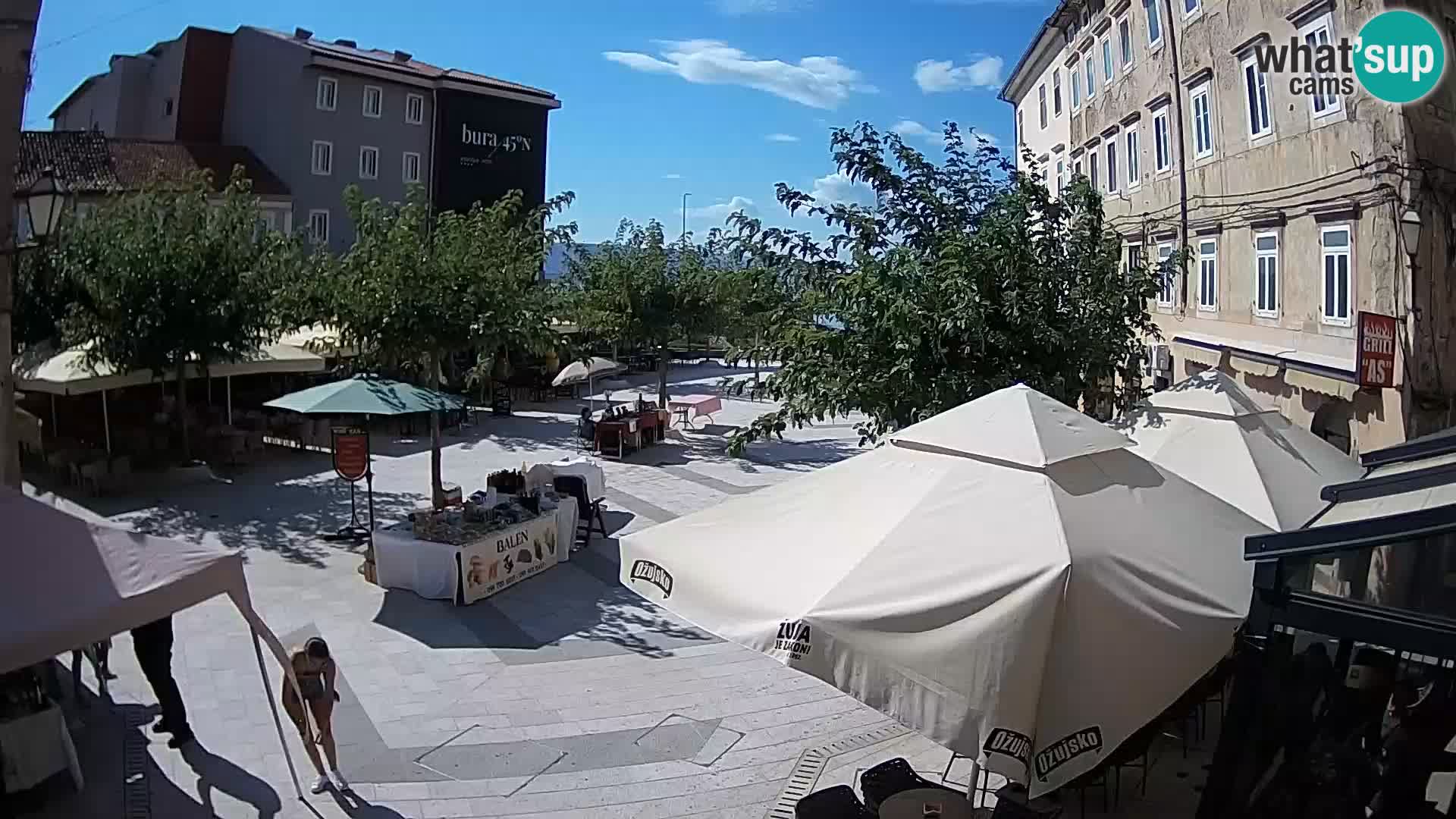 Centar grada Senja – Pavlinski trg – web kamere Dalmacija