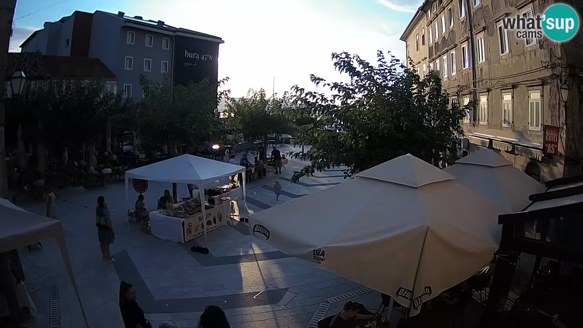 Centar grada Senja – Pavlinski trg – web kamere Dalmacija