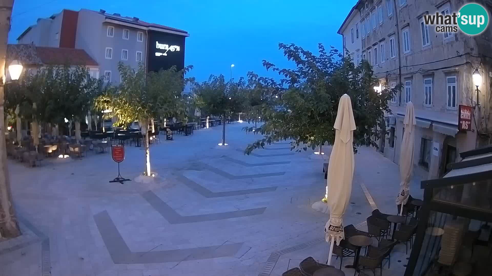 Centar grada Senja – Pavlinski trg – web kamere Dalmacija