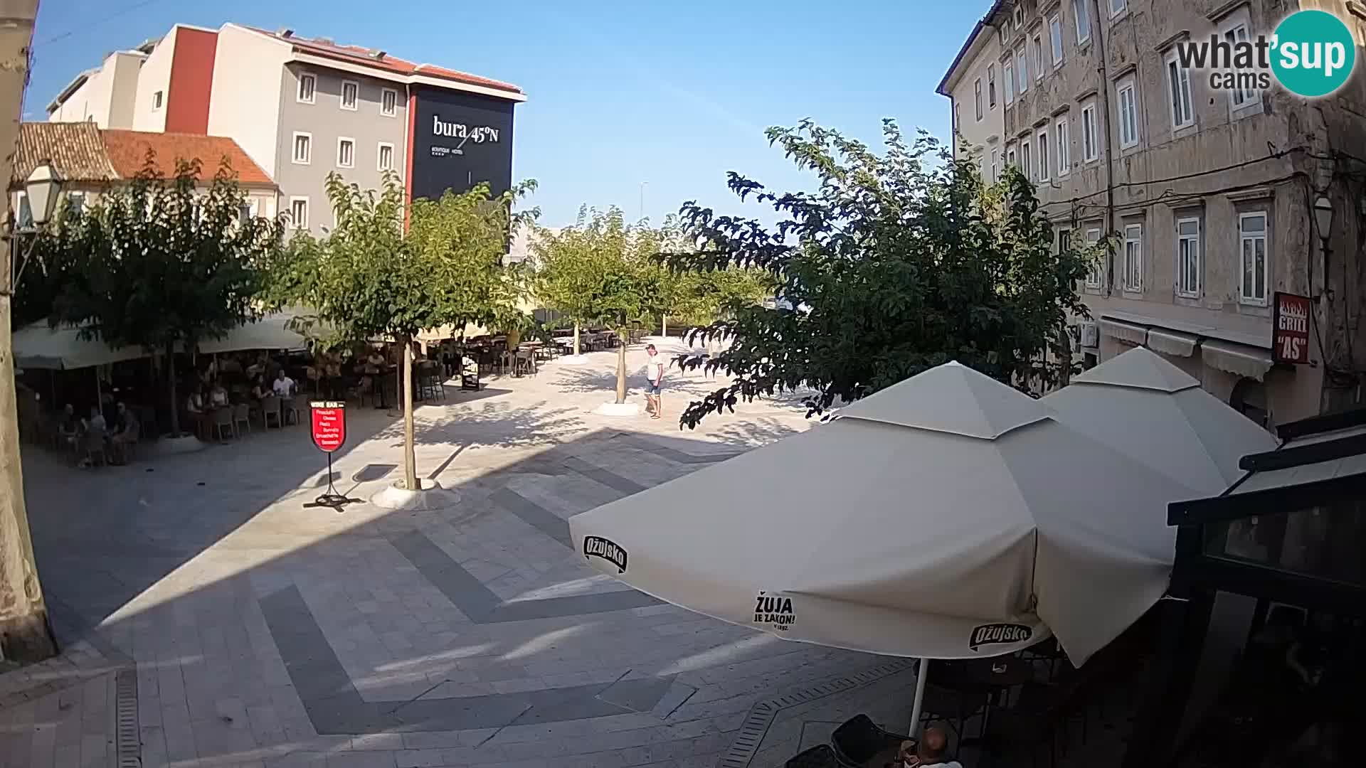 Centar grada Senja – Pavlinski trg – web kamere Dalmacija