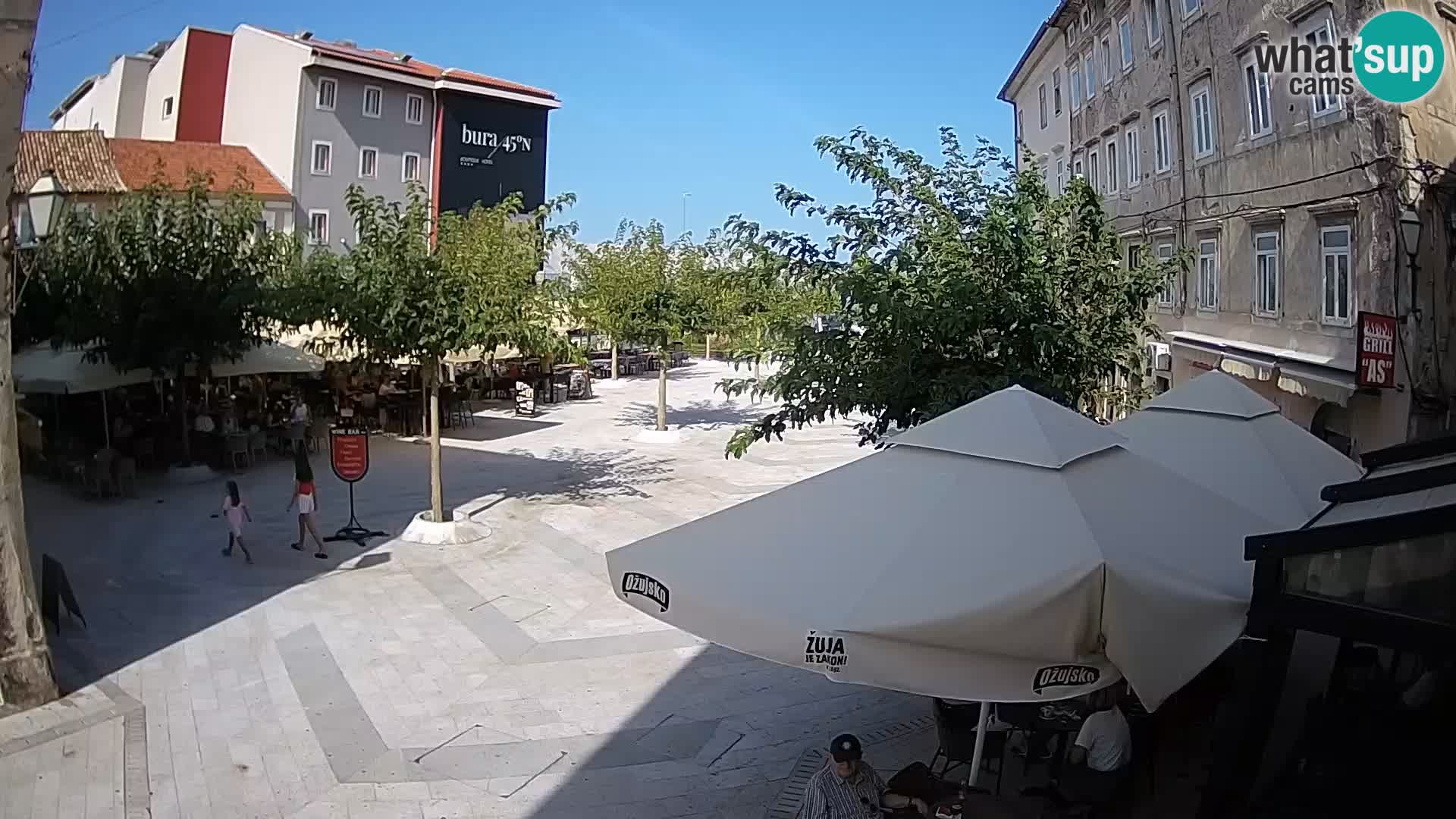 Zentrum der Stadt Senj – Pavlin platz – Live Cam Dalmatia