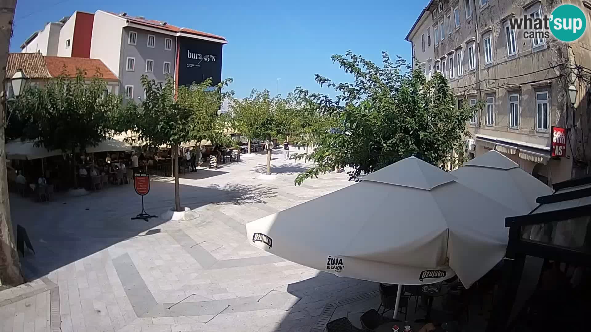 Centar grada Senja – Pavlinski trg – web kamere Dalmacija