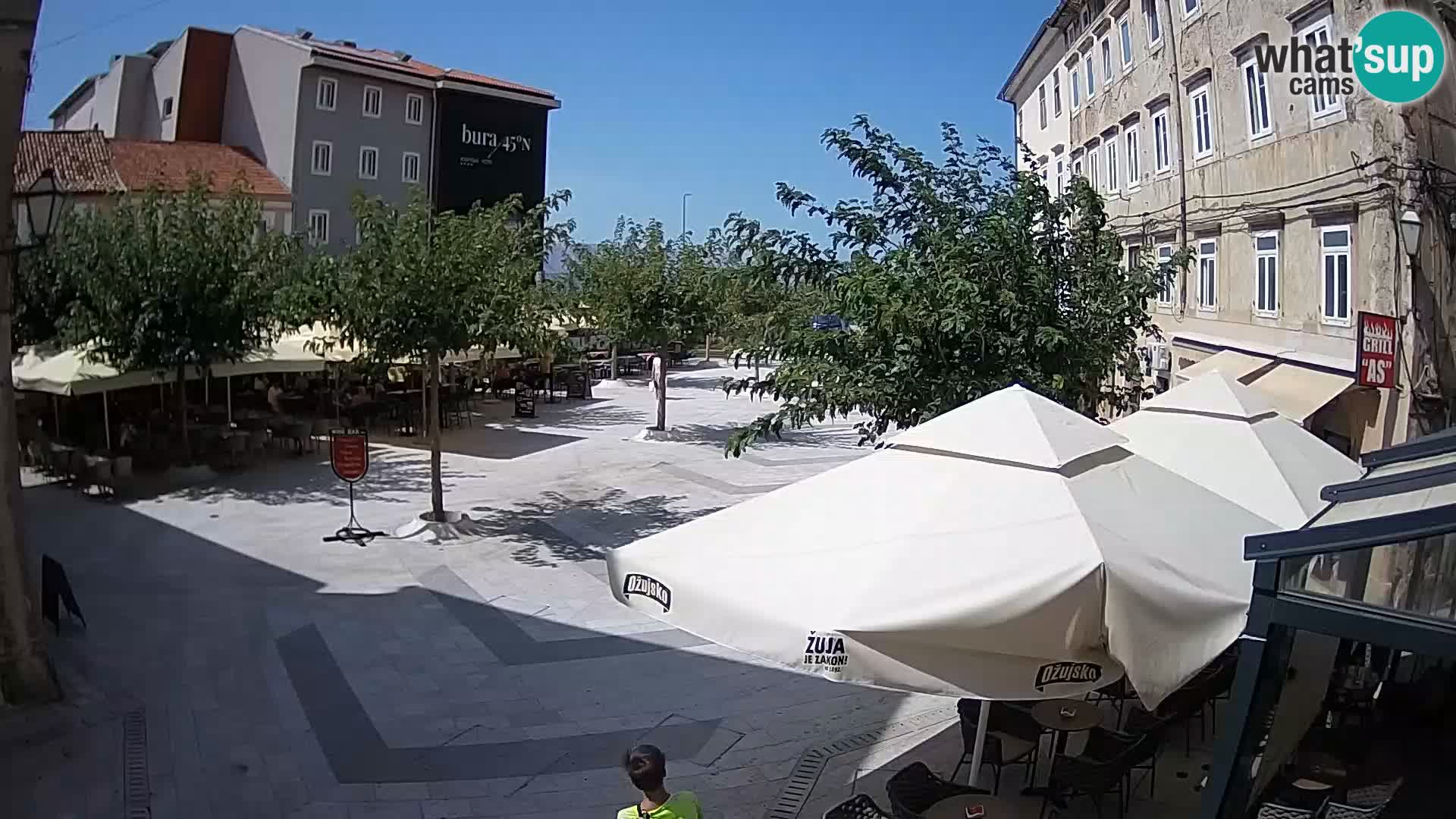 Centar grada Senja – Pavlinski trg – web kamere Dalmacija