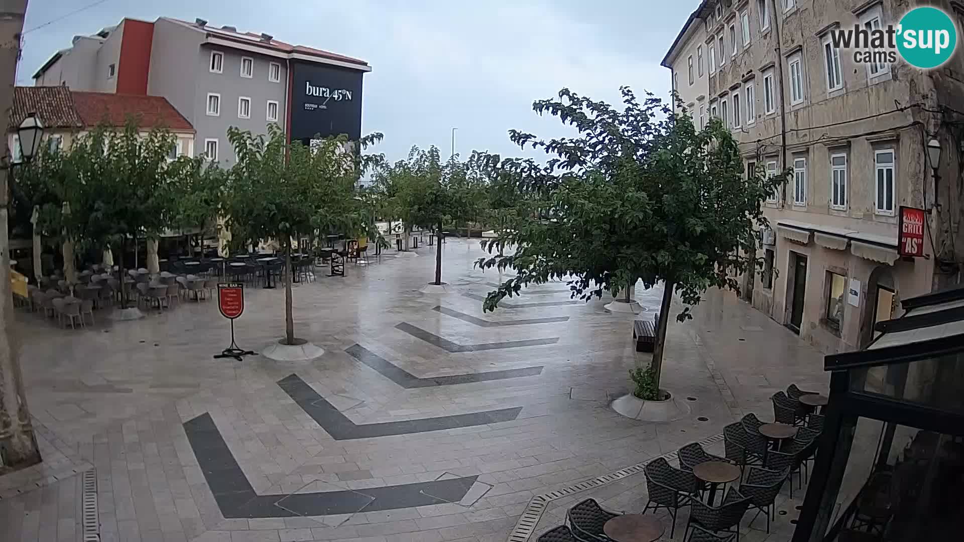 Centar grada Senja – Pavlinski trg – web kamere Dalmacija