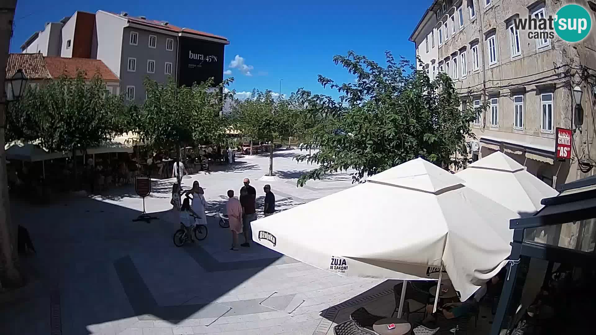 Centar grada Senja – Pavlinski trg – web kamere Dalmacija