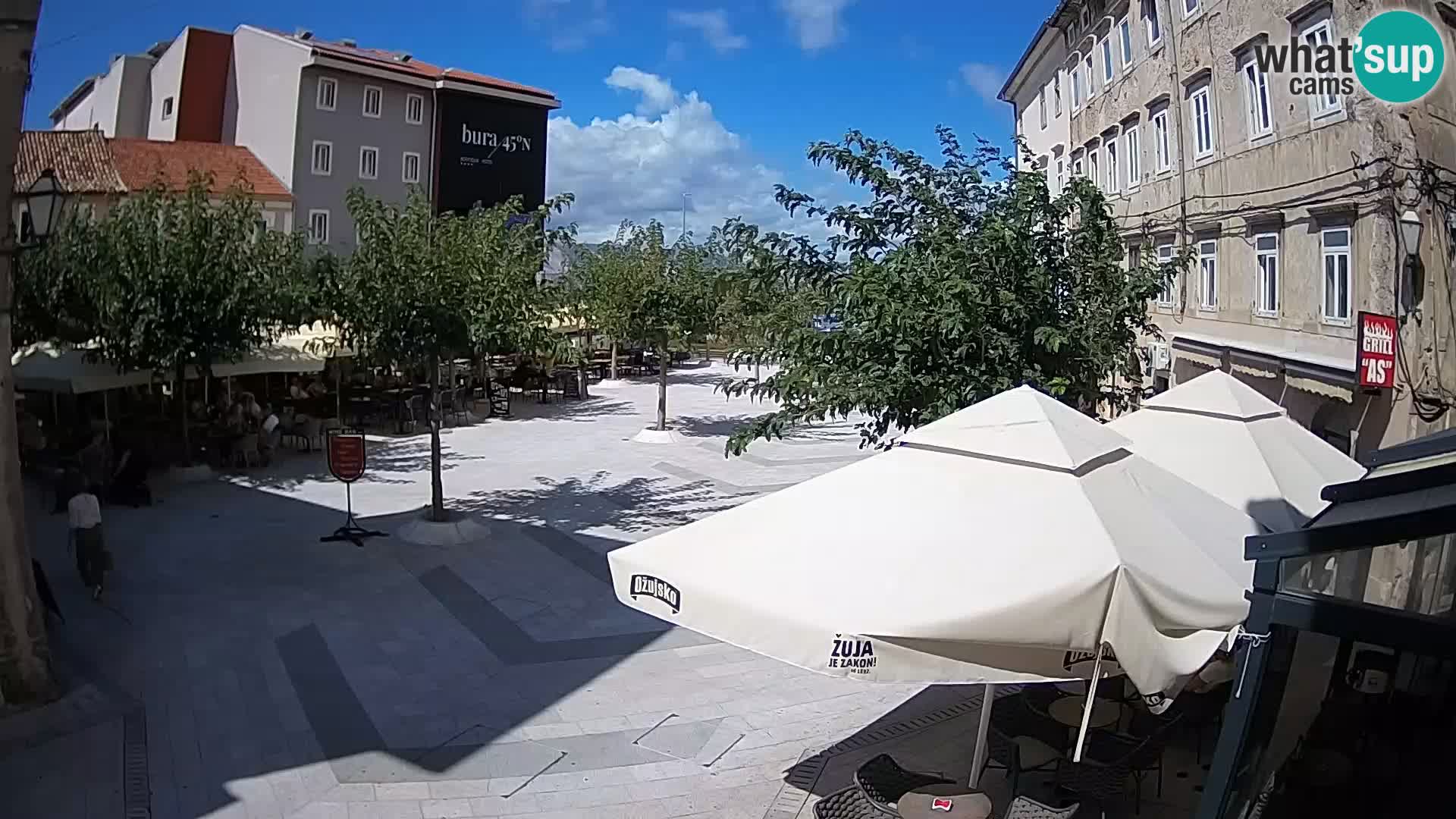 Centar grada Senja – Pavlinski trg – web kamere Dalmacija