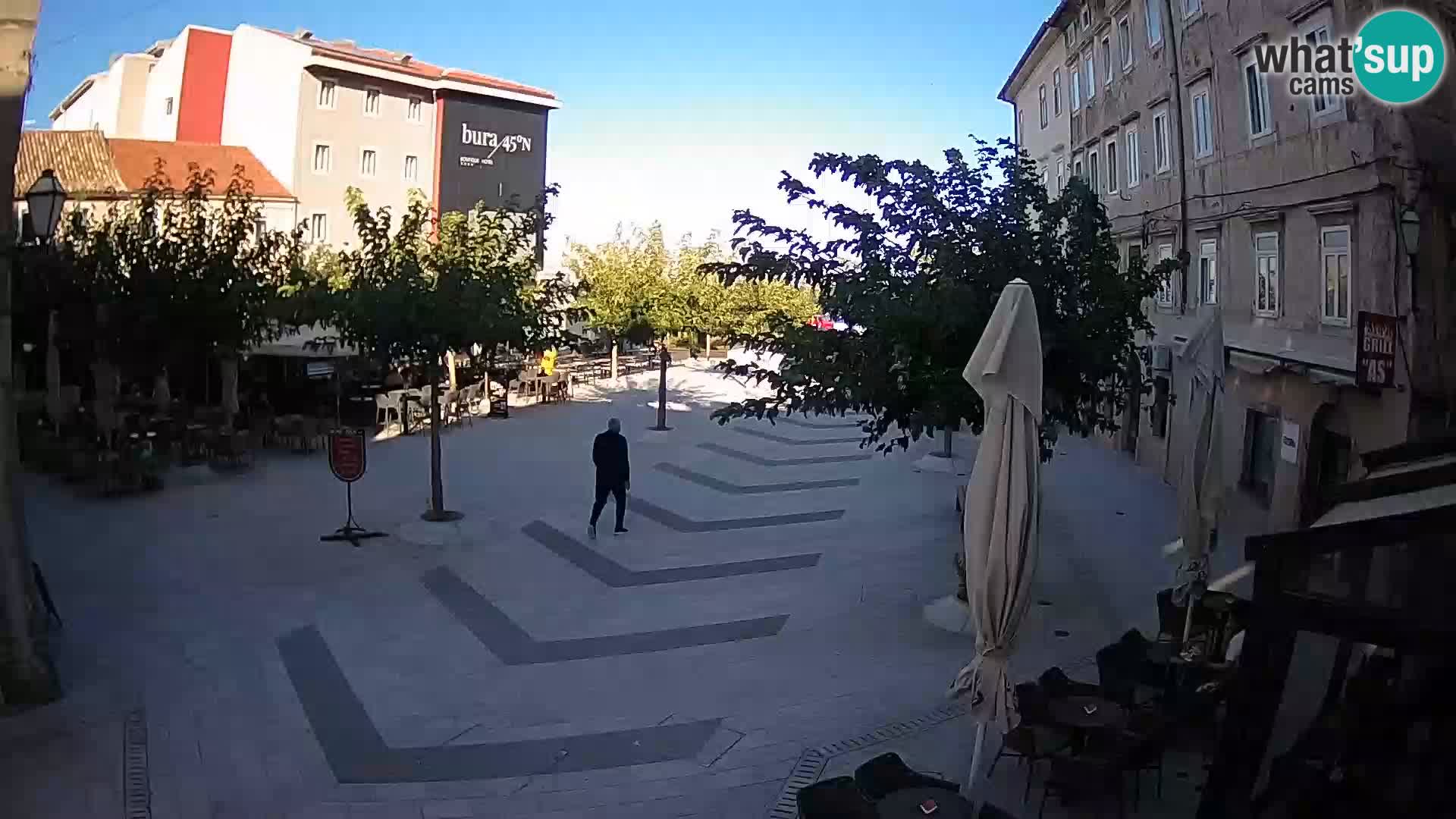 Centar grada Senja – Pavlinski trg – web kamere Dalmacija