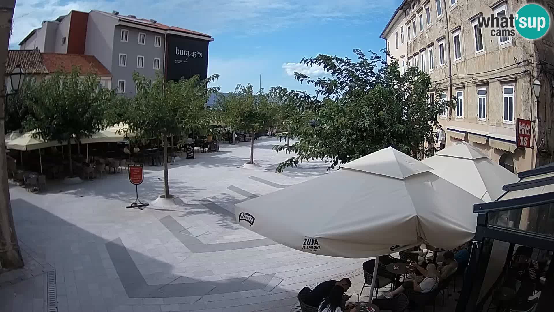 Centar grada Senja – Pavlinski trg – web kamere Dalmacija