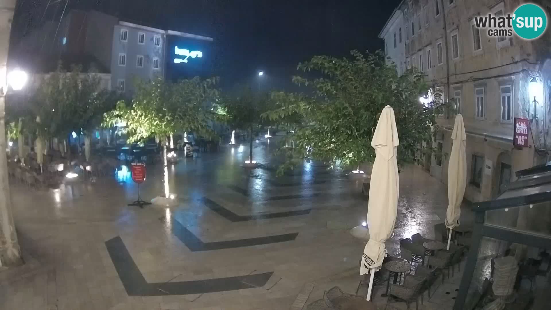 Centar grada Senja – Pavlinski trg – web kamere Dalmacija