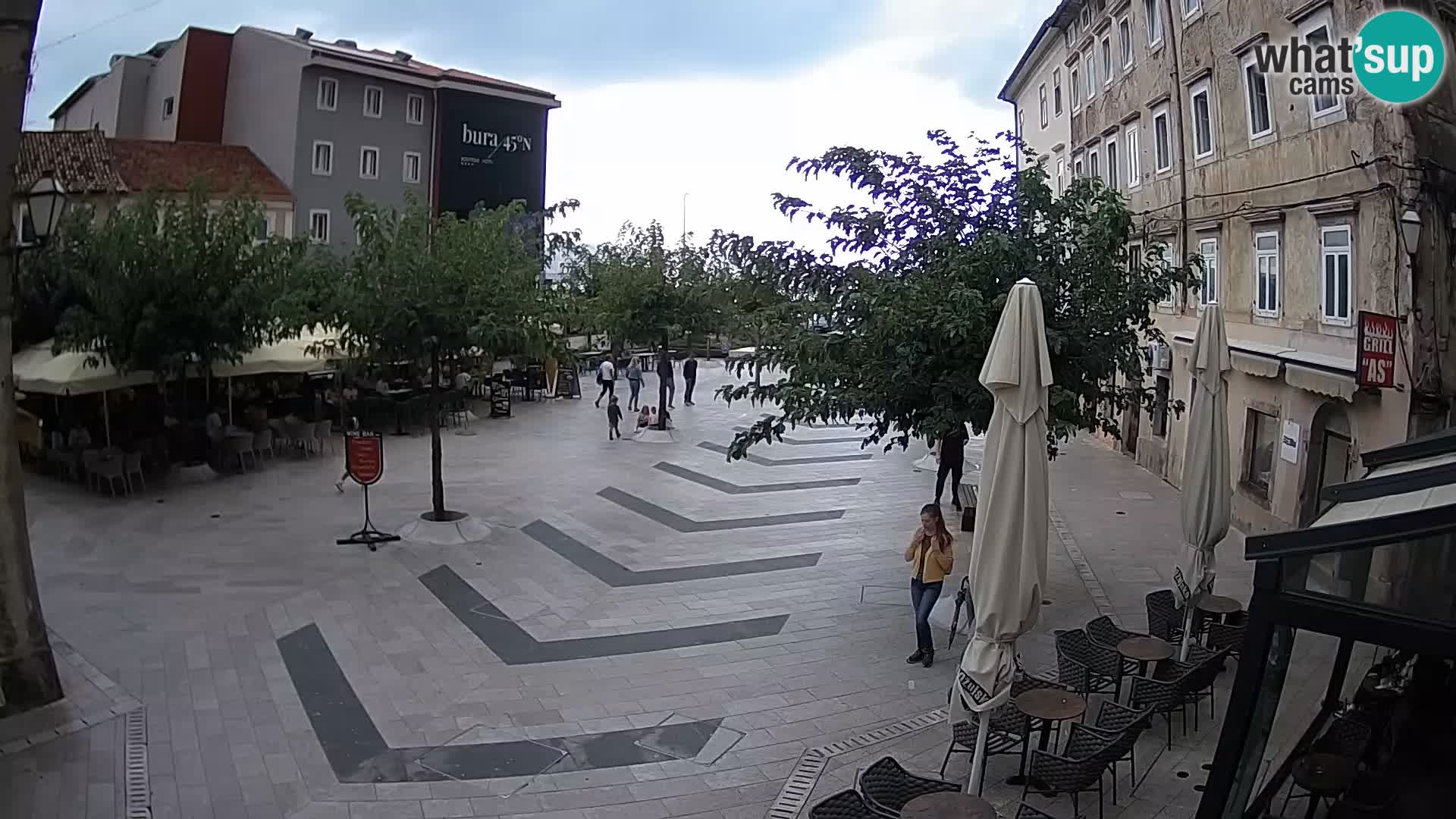 Centar grada Senja – Pavlinski trg – web kamere Dalmacija