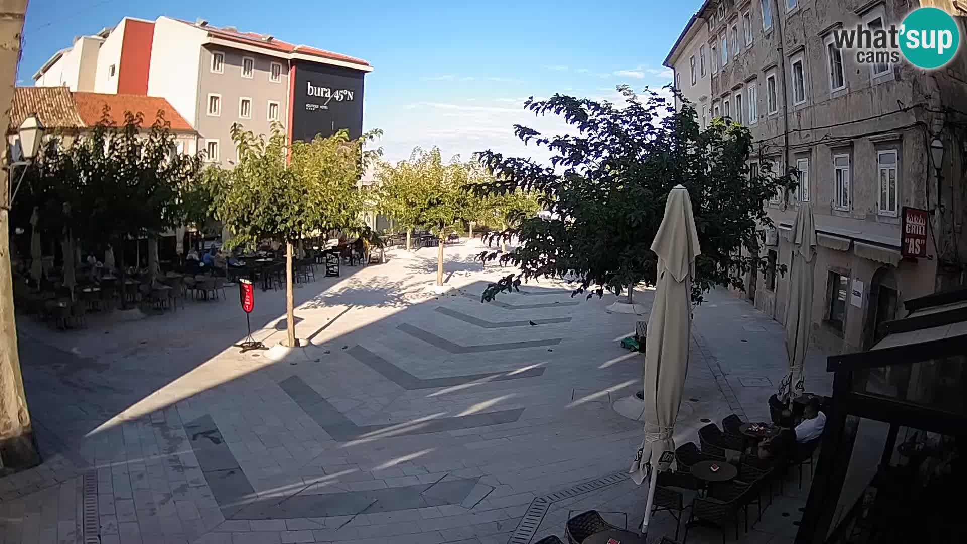 Centar grada Senja – Pavlinski trg – web kamere Dalmacija
