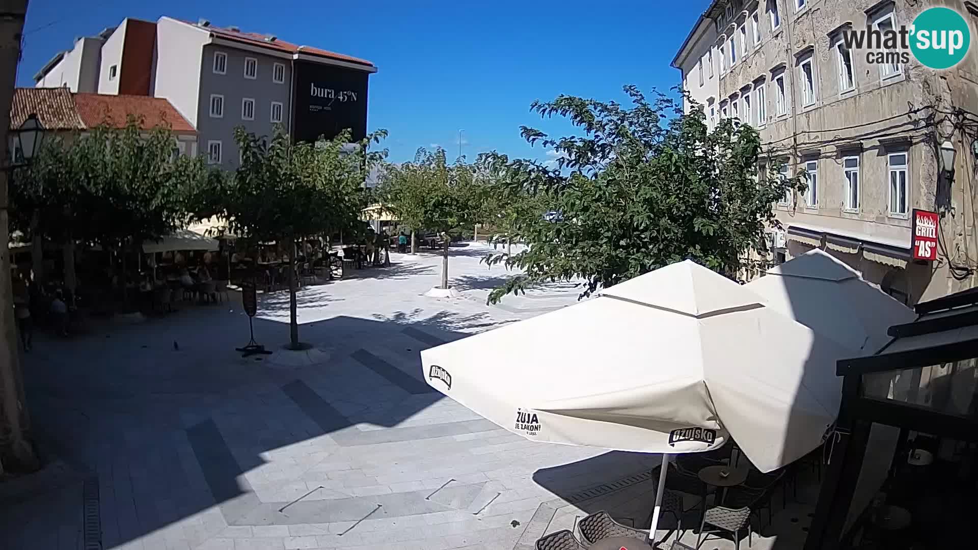 Centar grada Senja – Pavlinski trg – web kamere Dalmacija