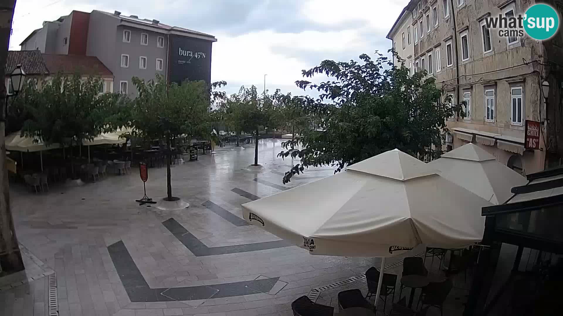 Centar grada Senja – Pavlinski trg – web kamere Dalmacija
