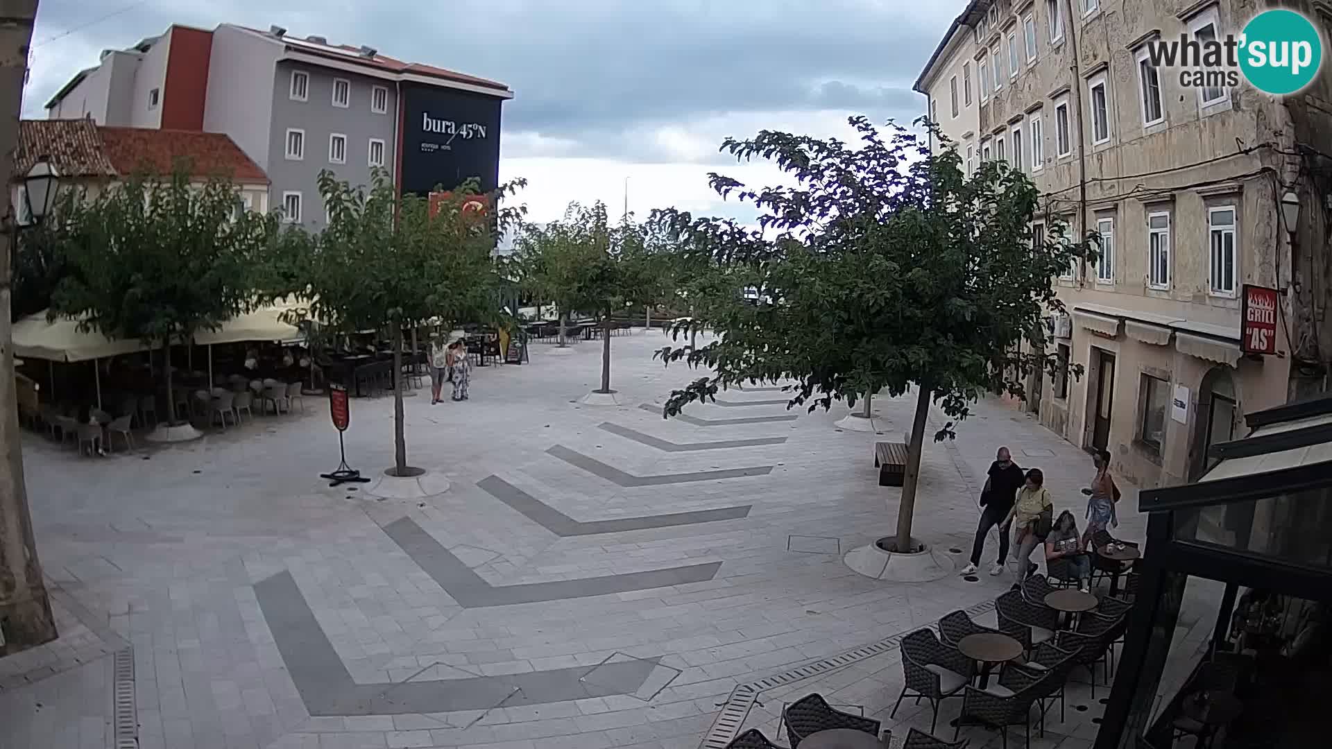 Centar grada Senja – Pavlinski trg – web kamere Dalmacija