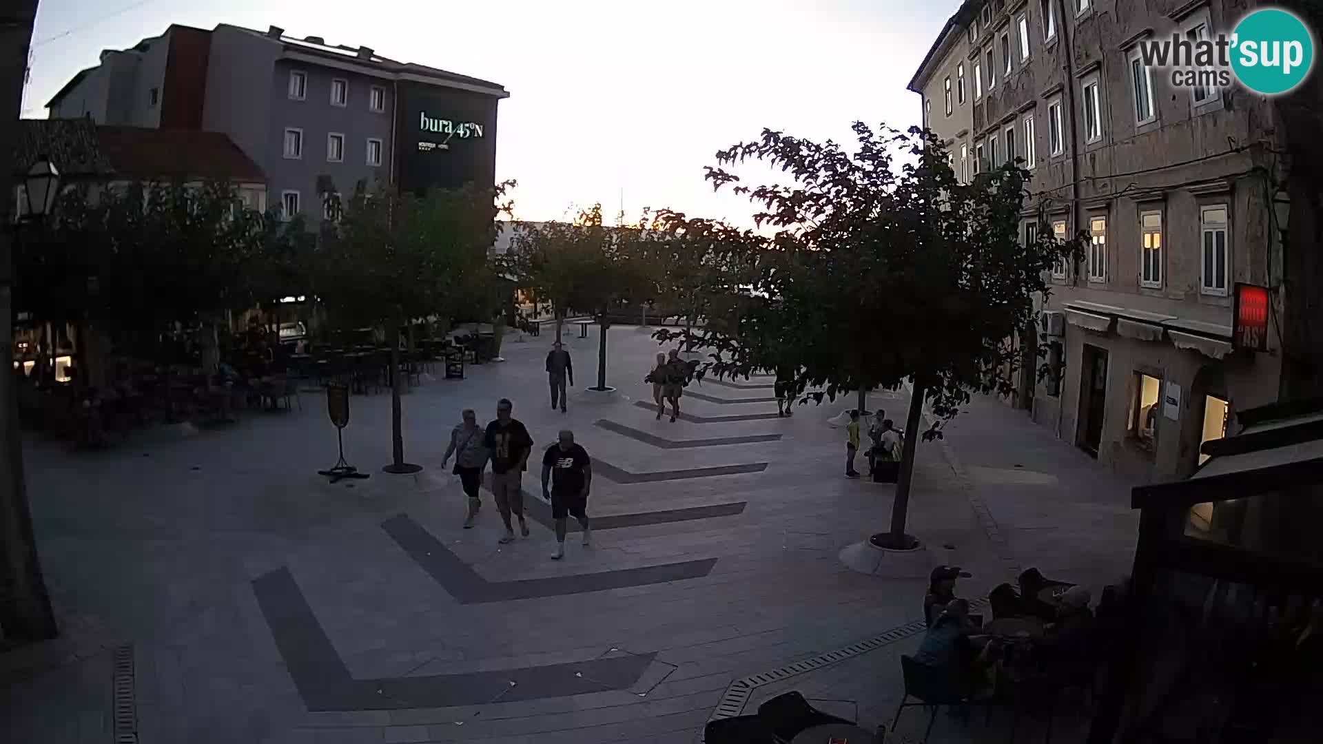 Centar grada Senja – Pavlinski trg – web kamere Dalmacija