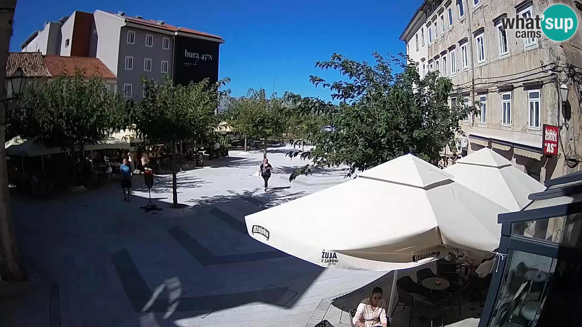 Centar grada Senja – Pavlinski trg – web kamere Dalmacija
