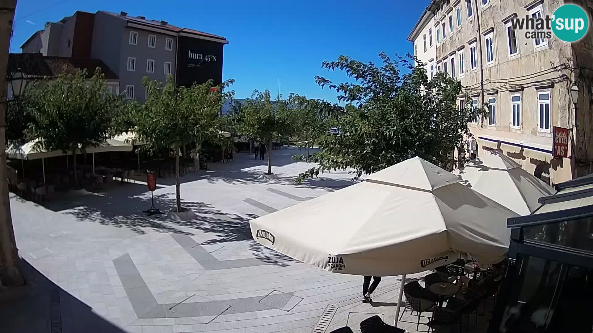 Centar grada Senja – Pavlinski trg – web kamere Dalmacija