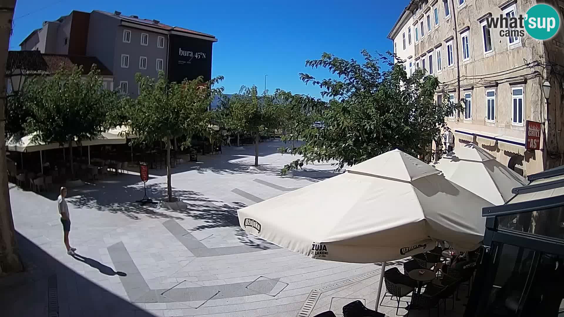 Centar grada Senja – Pavlinski trg – web kamere Dalmacija