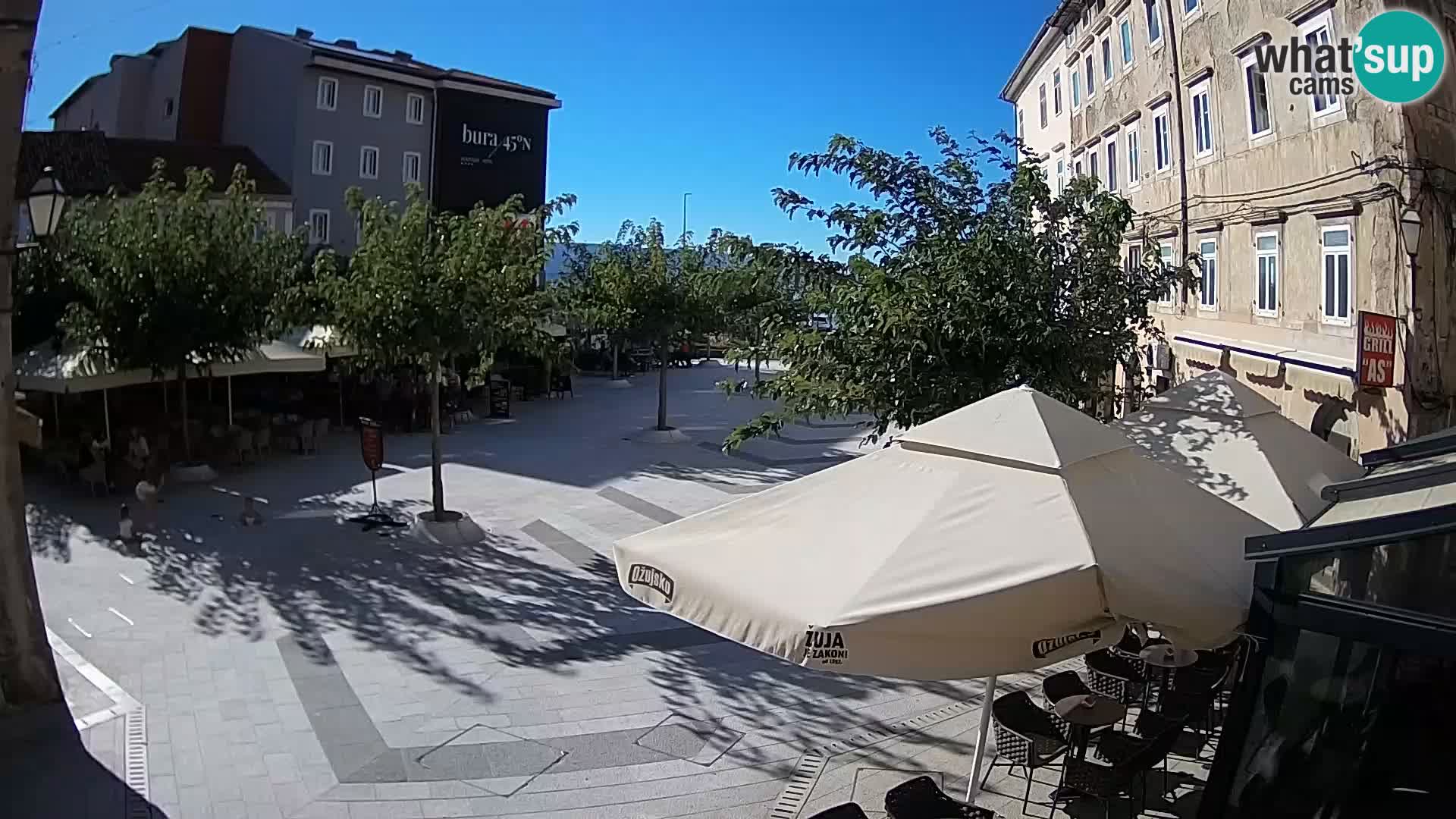 Centar grada Senja – Pavlinski trg – web kamere Dalmacija